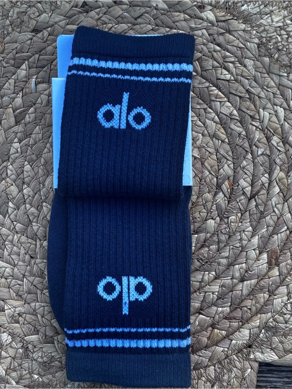 Alo Unisex Half -Crew Throwback Sock Navy/White Size Large